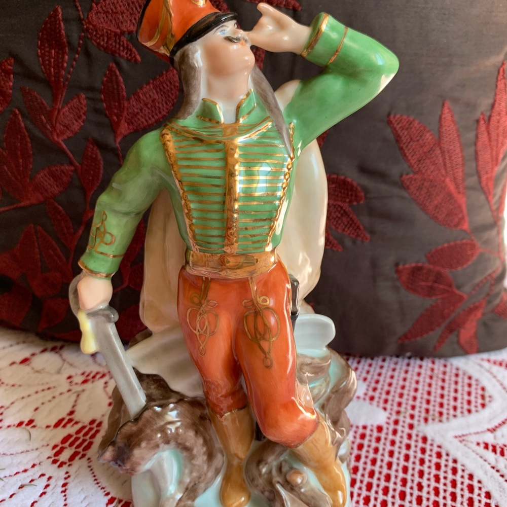 Traditional Hungarian ceramics. About 10 cm tall and are Herend brand.